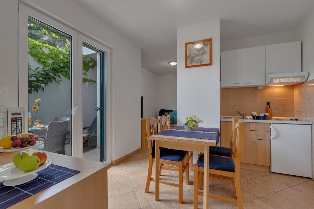 Apartments Vranjes Brela Extérieur photo